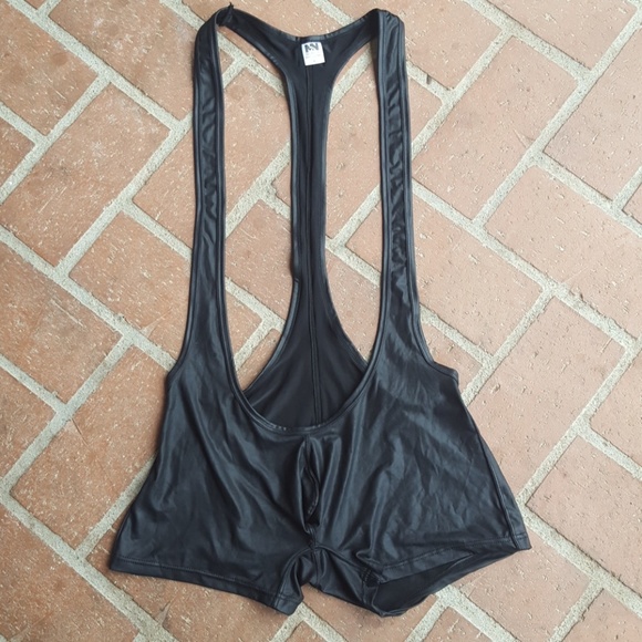 n2n Other - Faux leather singlet